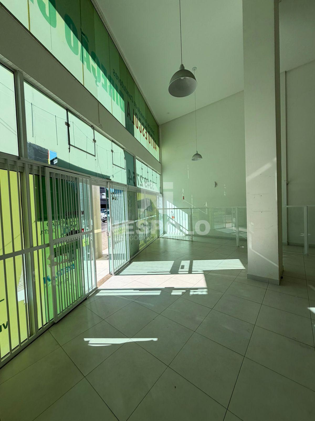Sala-Conjunto, 300 m² - Foto 1