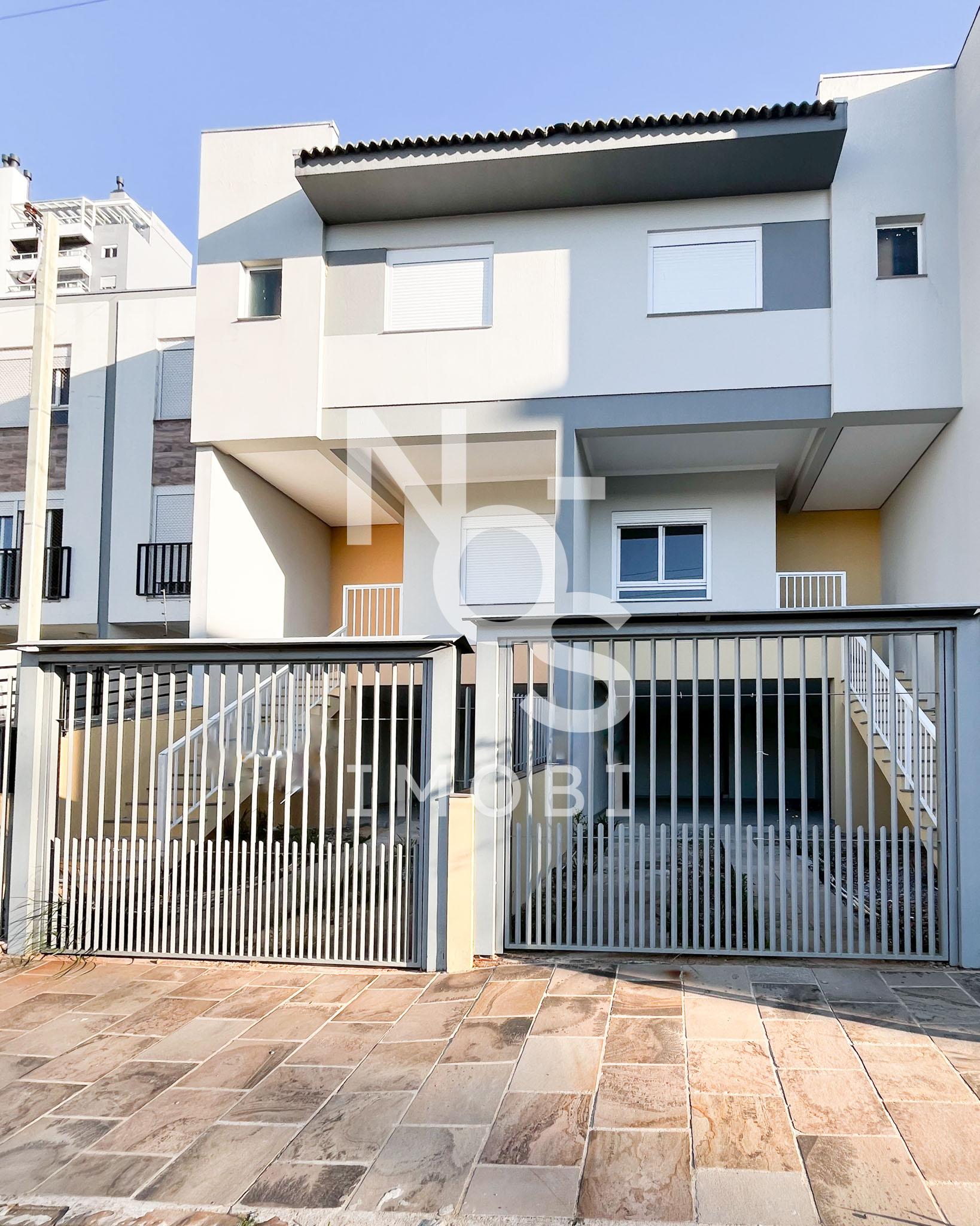 Sobrado Triplex à venda, com 03 dormitórios - Bairro Colina So...