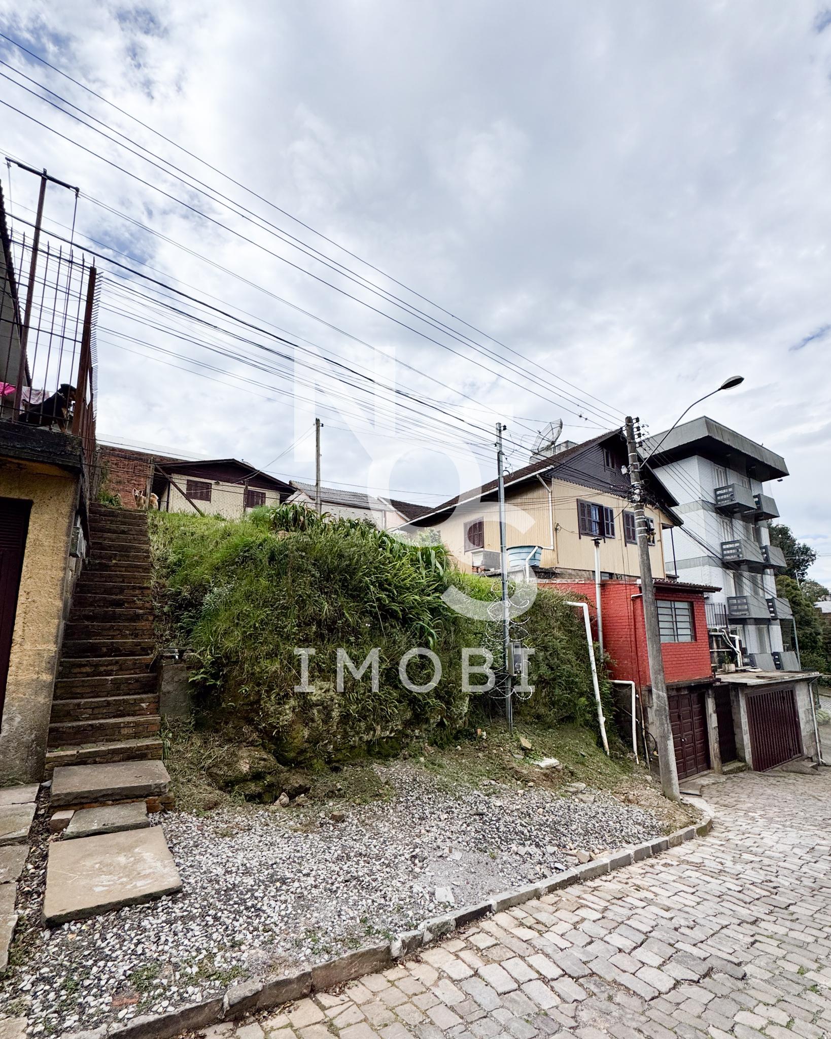 Terreno de 352m Á Venda no Bairro São Pelegrino, Caxias do Sul