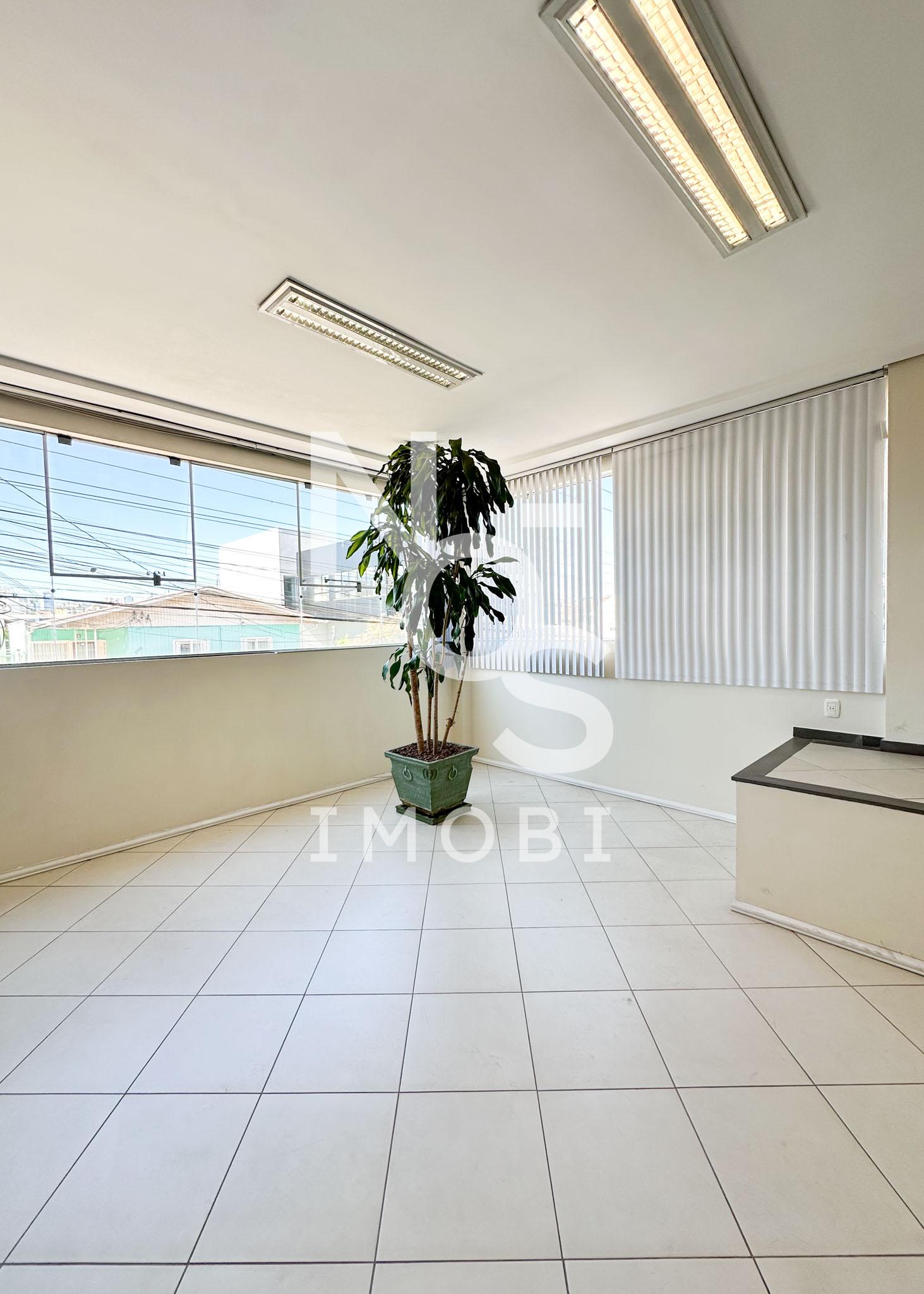 Sala comercial com 30m  - Localizado no bairro Pio X Caxias do...