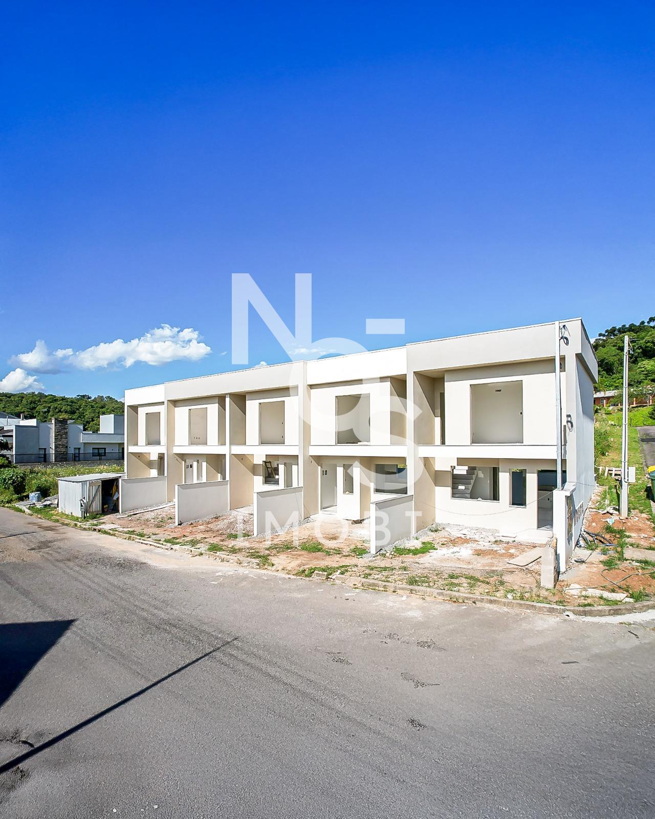 Sobrado de 02 dormitórios no Parque dos Pinheiros em Flores da...