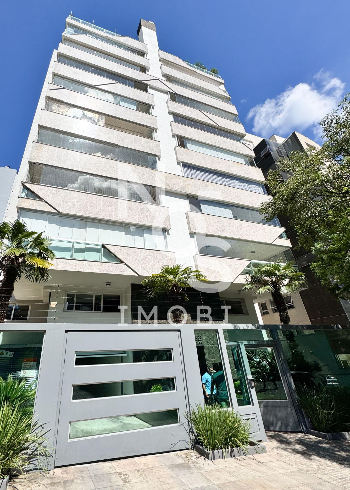 Apartamento com 03 suítes semimobiliado - Localizado no Bairro...