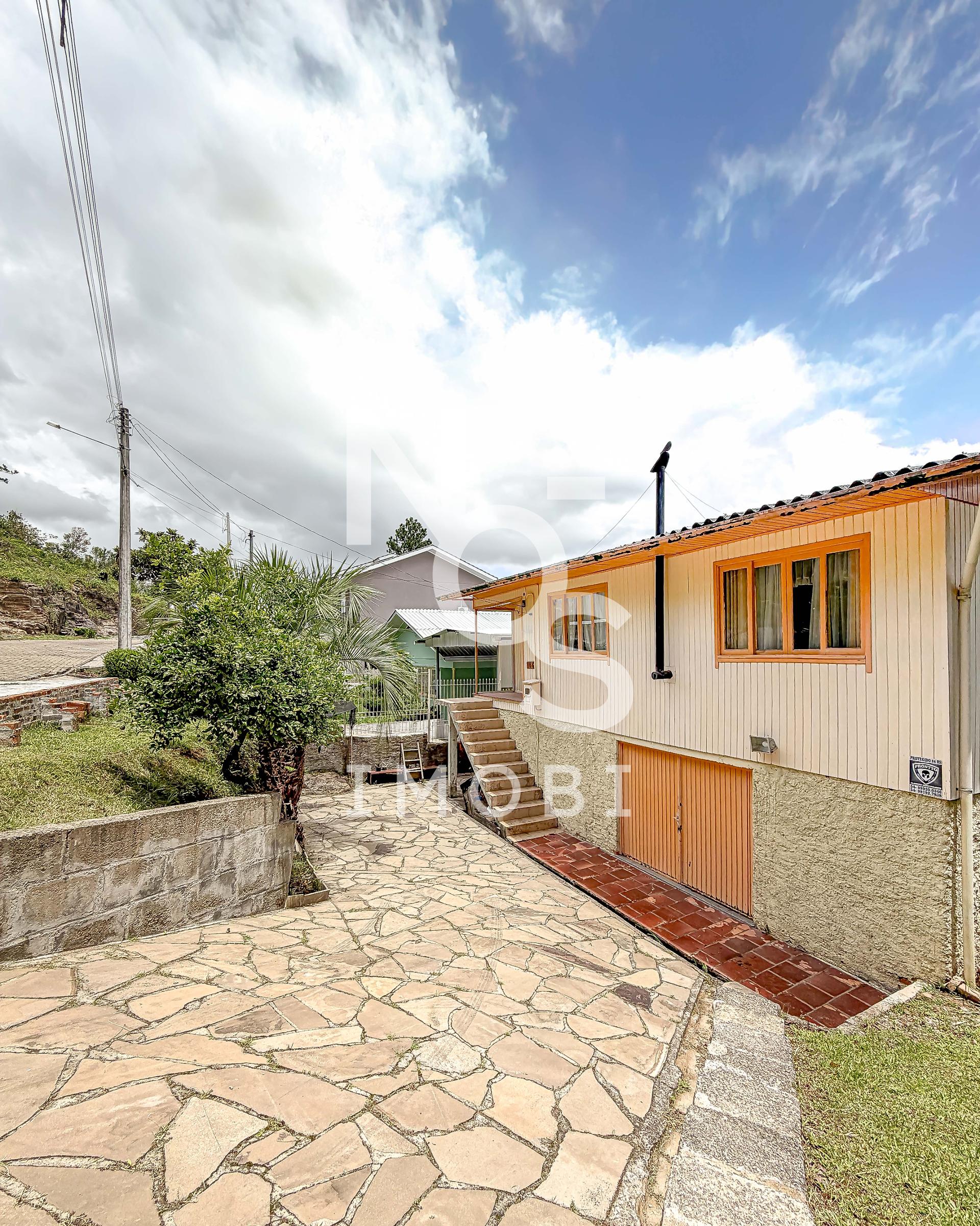 Casa de 03 Dormit?rios no Bairro S?o Gotardo em Flores da Cunha