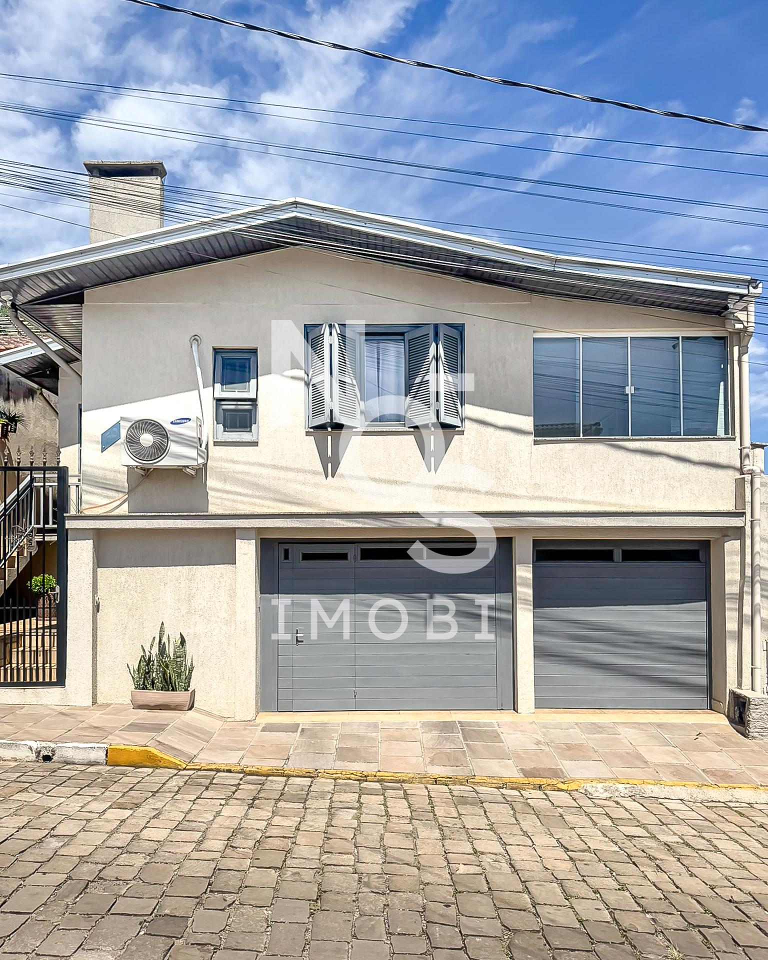 Casa de 02 Pisos Semimobiliada no Bairro Paese Novo em Ant?nio...