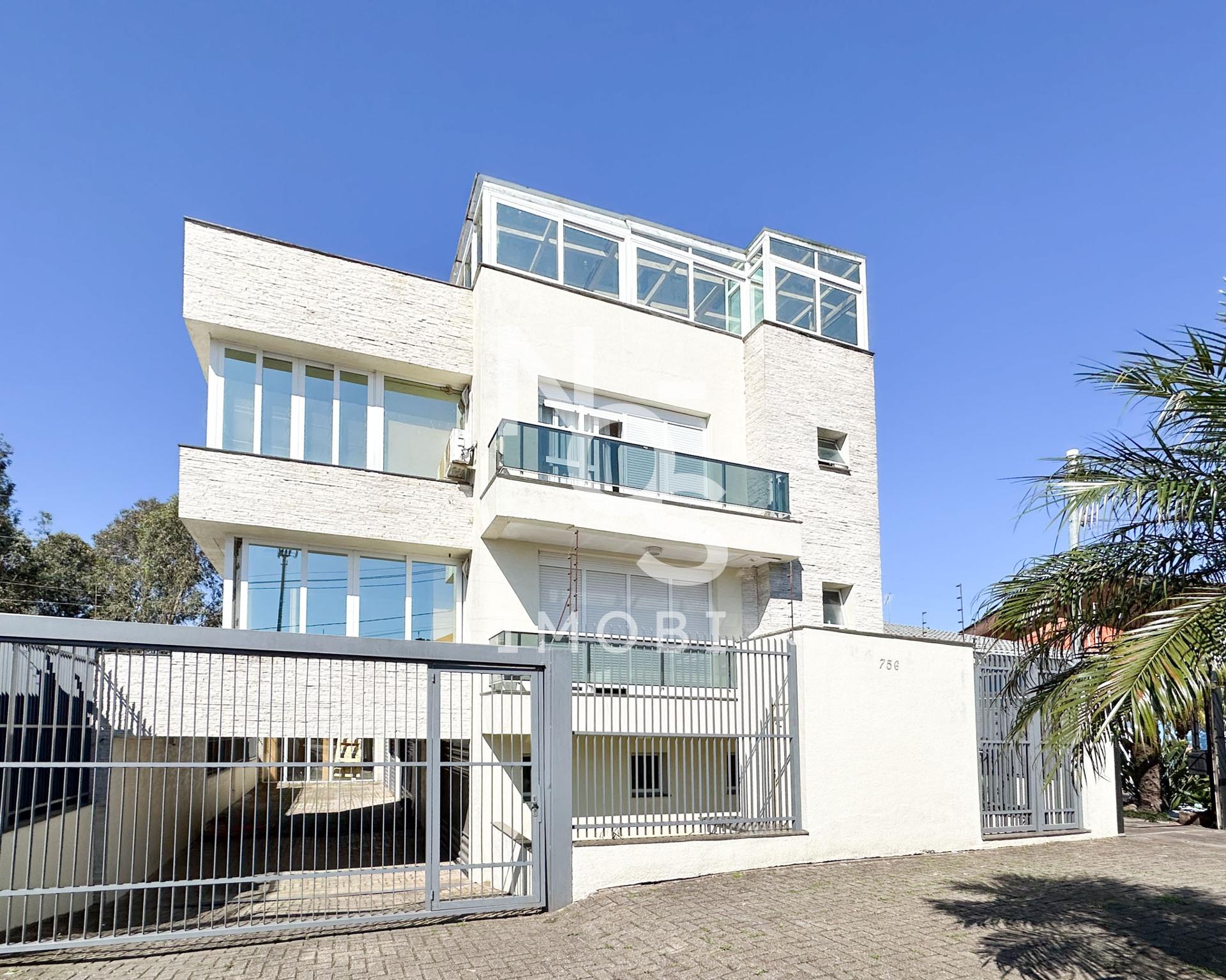 Sobrado Triplex com 04 dormit?rios localizado no Colina Sorriso