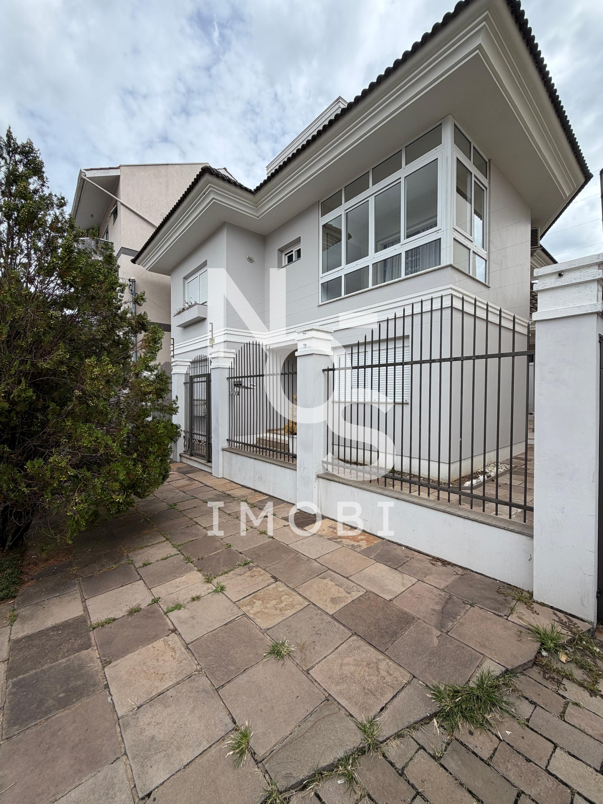 Casa Mobiliada e Equipada Alto Padr?o de 03 Dormit?rios no Bai...