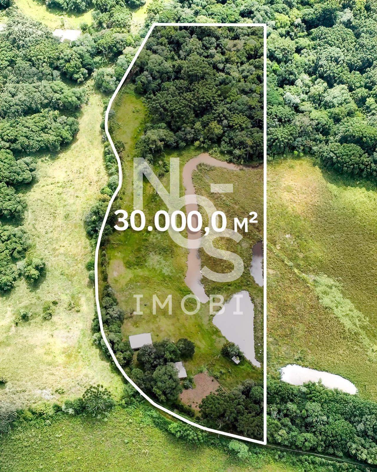 Ch?cara com casa e ampla ?rea de 3 hectares com a?ude, aos fun...