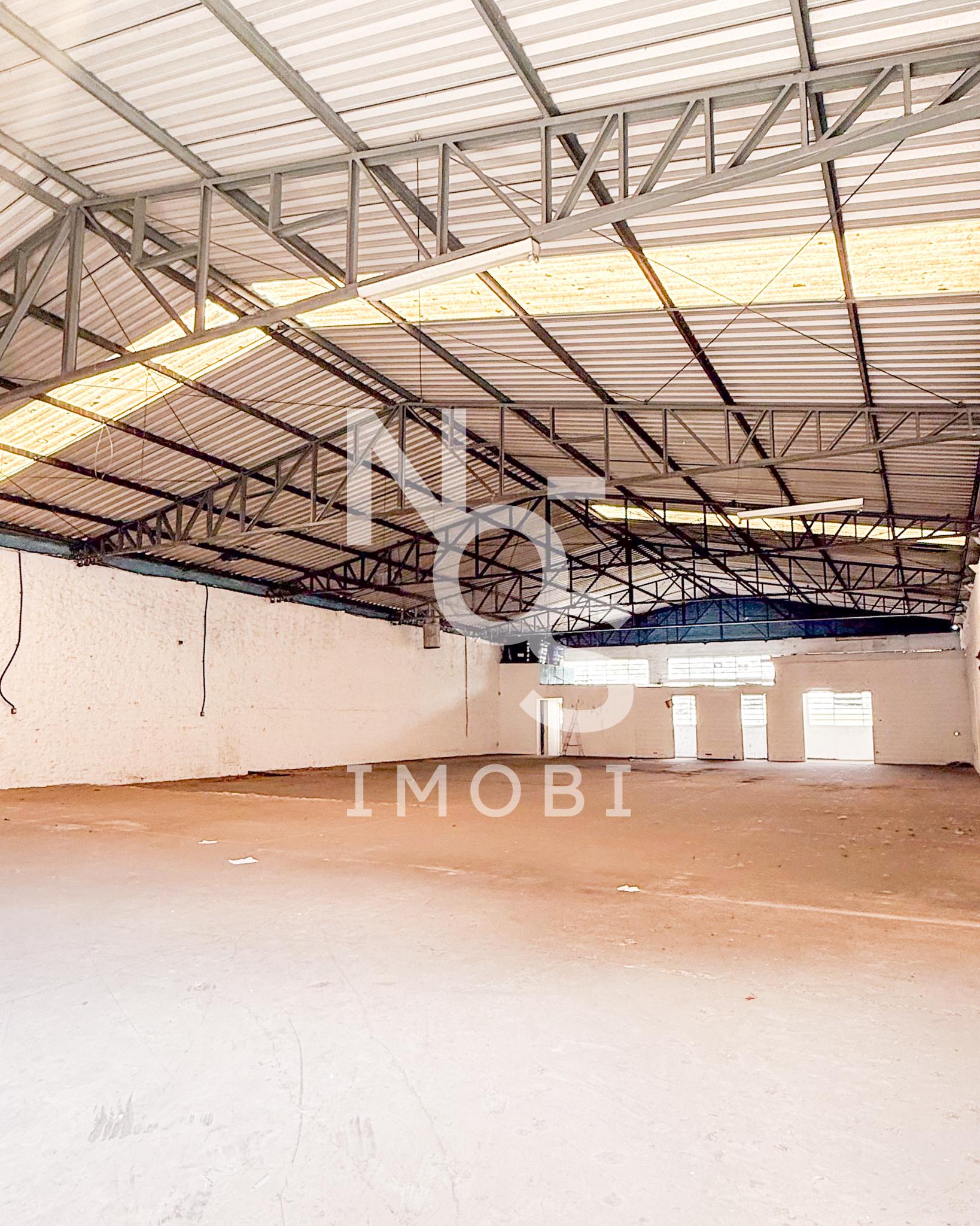 Pavilh?o com 03 banheiros - localizado no bairro S?o Leopoldo