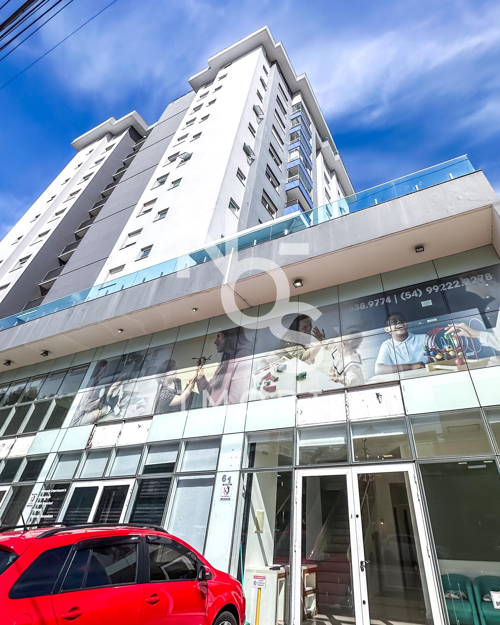 Sala T?rrea com 05 banheiros social - localizado no Sagrada Fa...