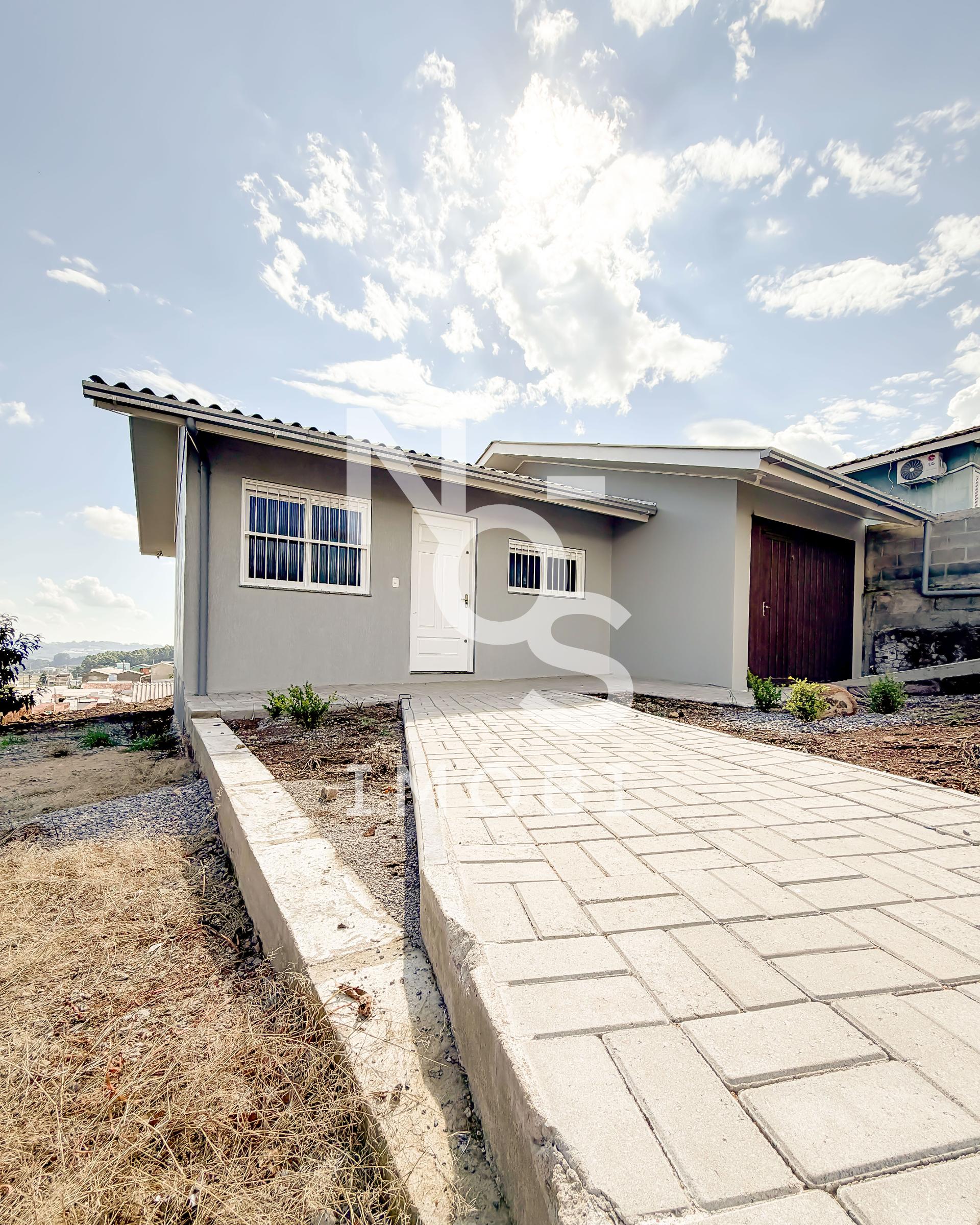 Casa em Alvenaria com 02 Dormot?rios no Bairro Monte Belo em F...