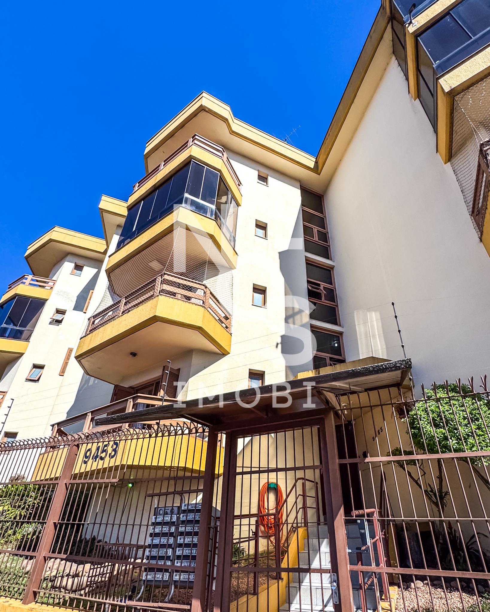 Apartamento semimobiliado com 03 dormitórios à venda em Caxias...