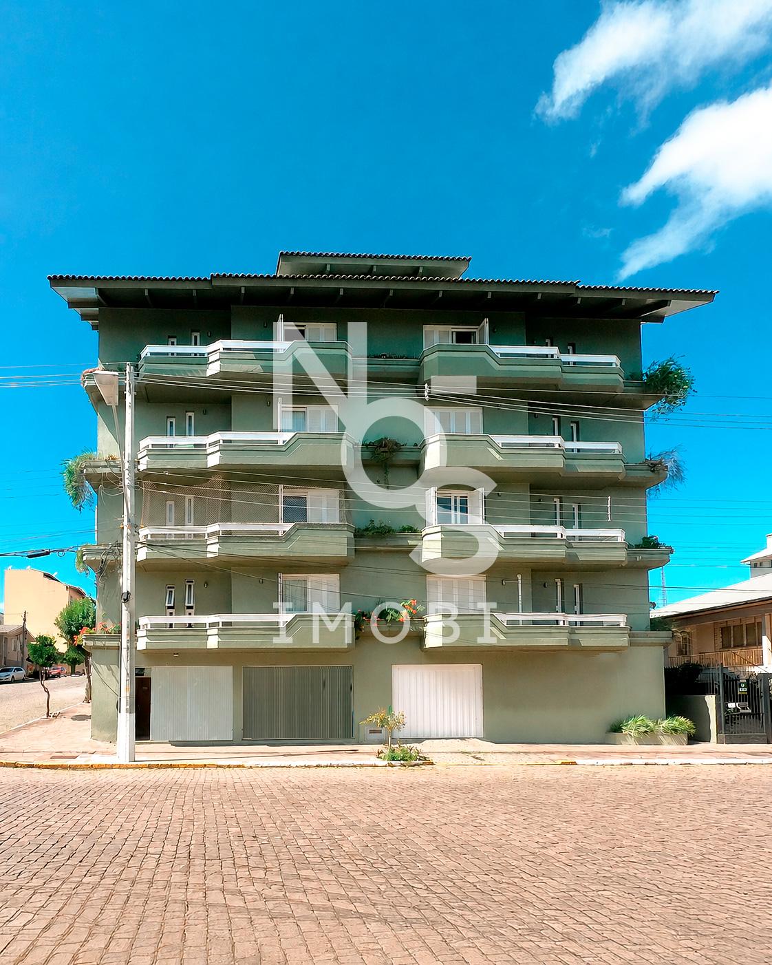 Apartamento de 3 Dormitórios com Suíte no Bairro Centro em Flo...