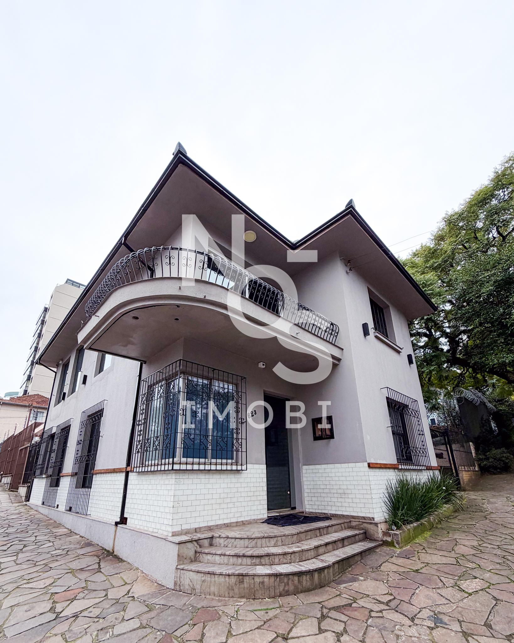 Casa semimobiliado com 03 dormit?rios ? venda em Caxias do Sul...