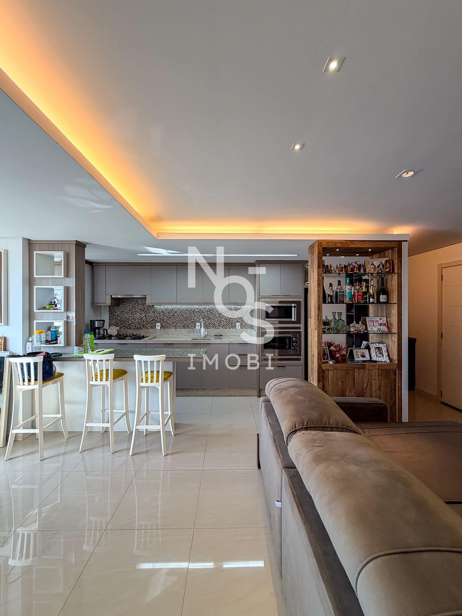 Apartamento semimobiliado ? venda em Caxias do Sul  Cinquenten?io