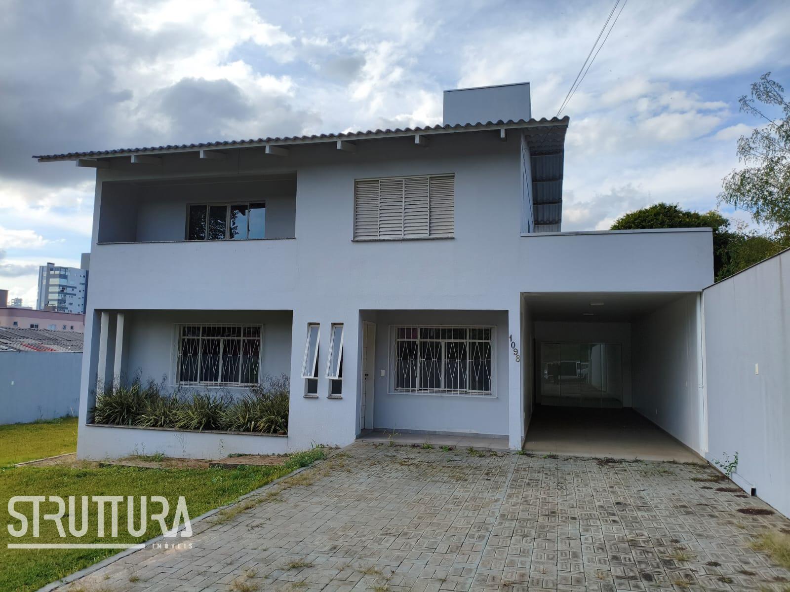 Excelente imóvel com amplo terreno (968m²) no Bairro Nossa Sra...