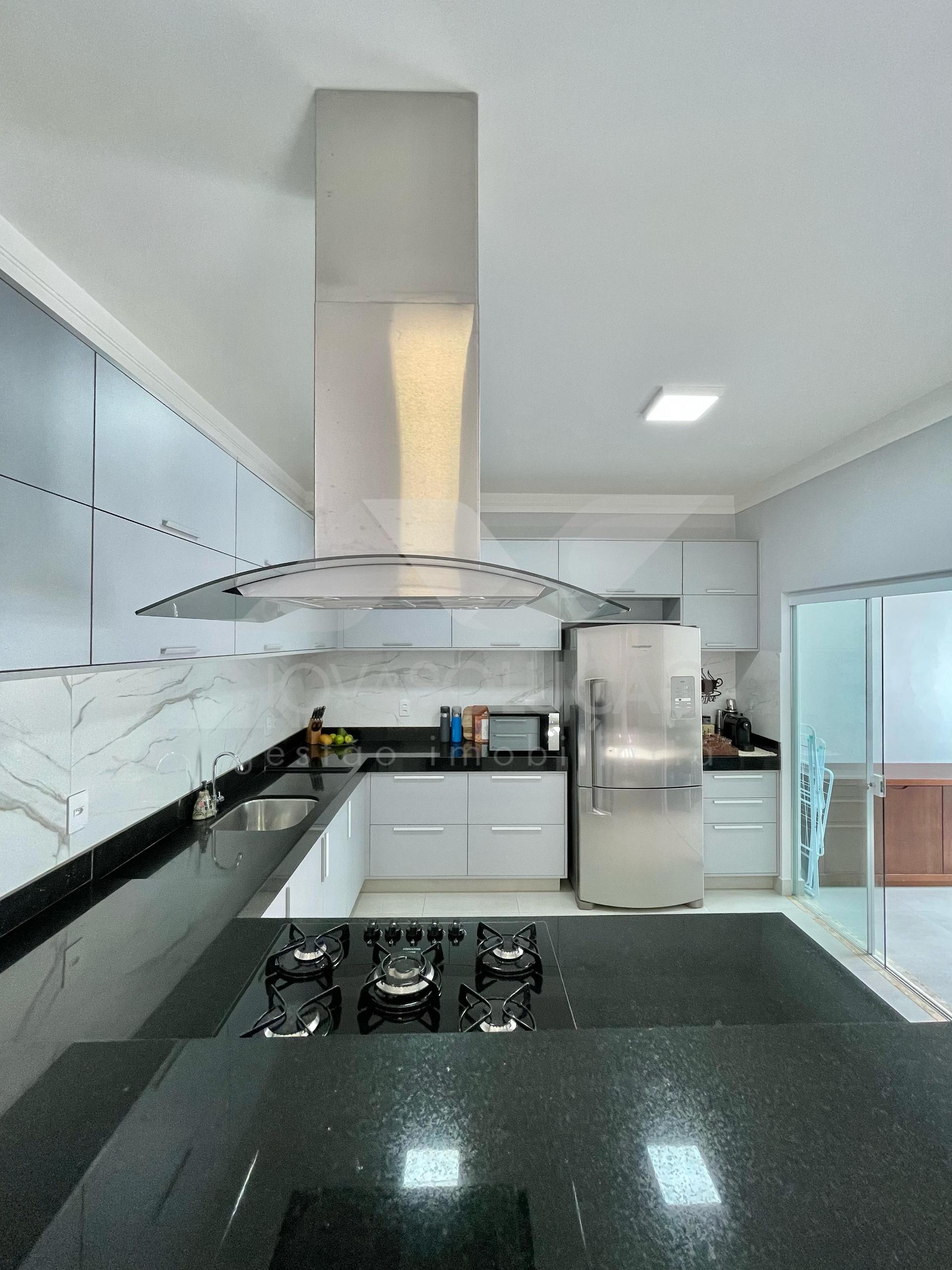 Casa com 3 dormitrios  venda, JARDIM JEQUITIBAS, LIMEIRA - SP