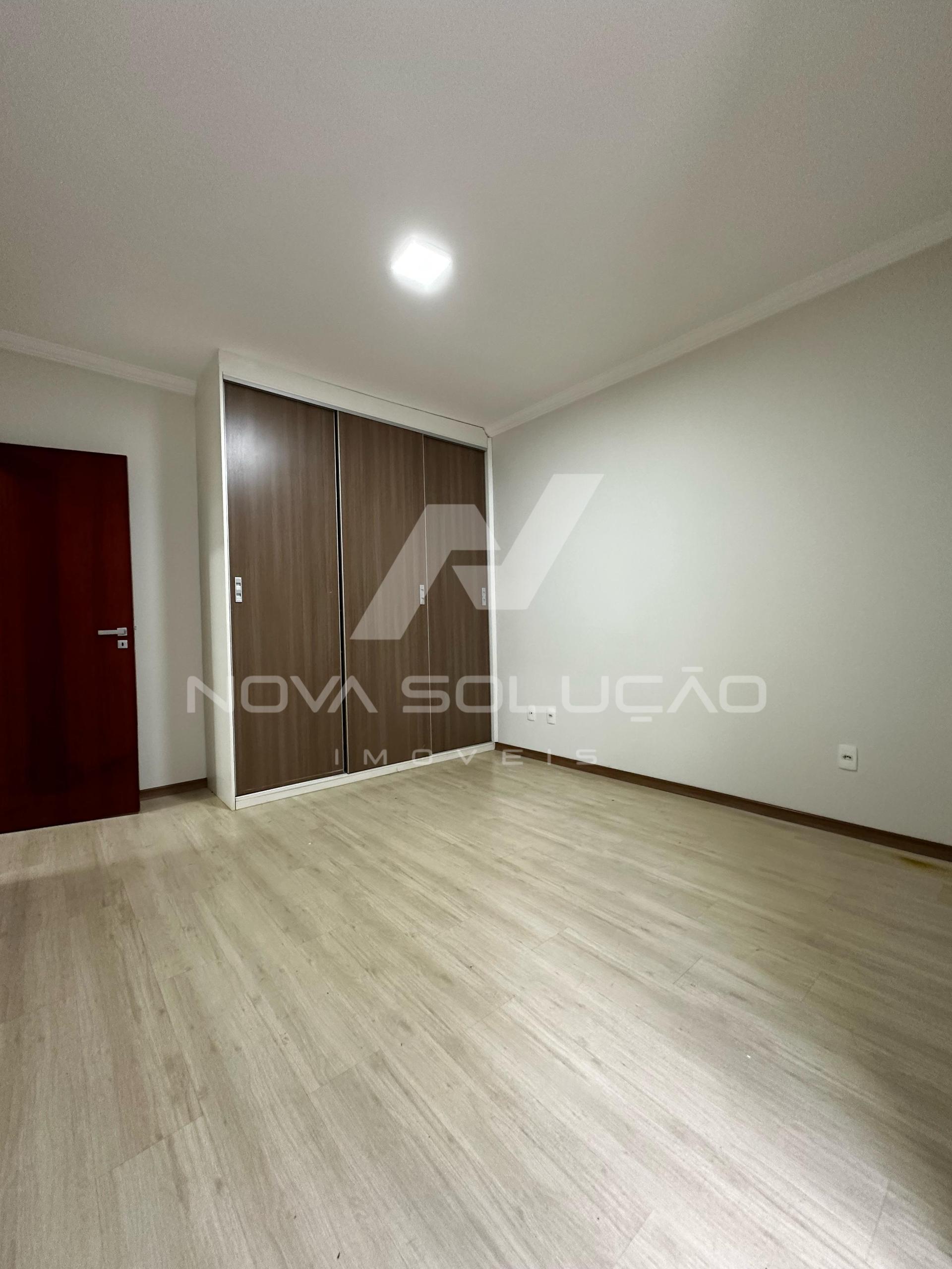 Casa com 2 dormitrios  venda, Jardim So Loureno, LIMEIRA - SP