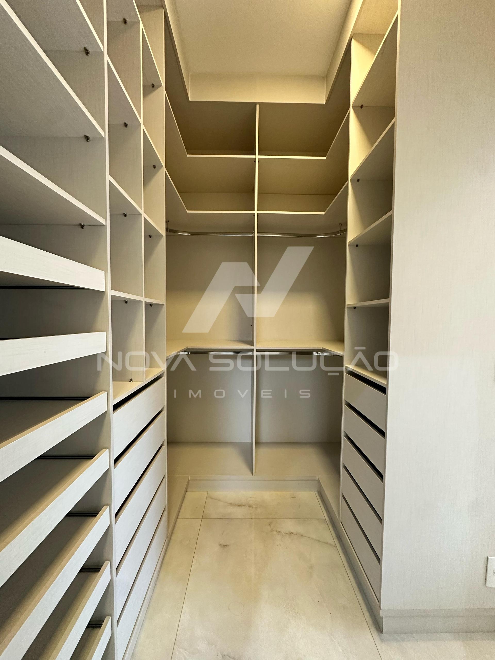 Condomnio com 3 dormitrios  venda,303.00 m , LIMEIRA - SP
