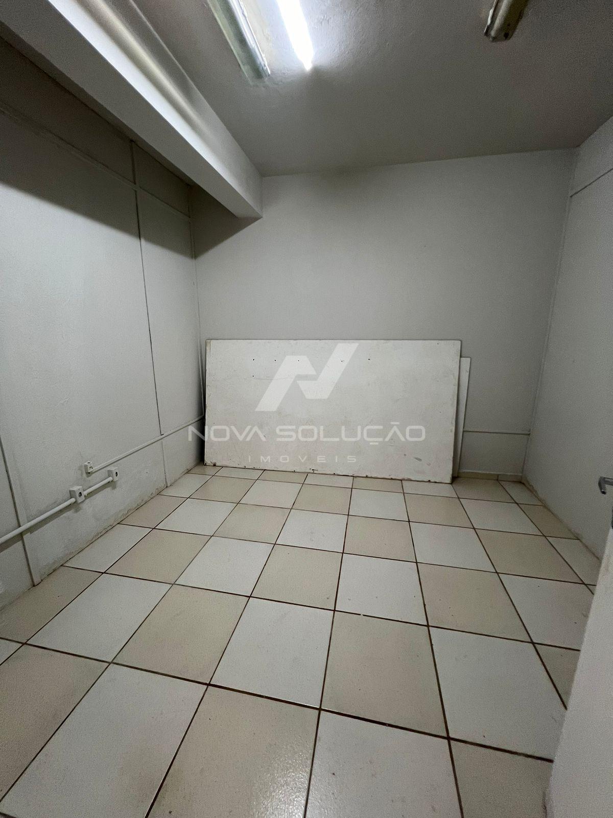 Barraco  venda, Residencial Village, LIMEIRA - SP