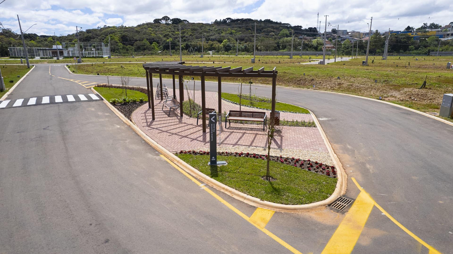 Lote à venda em condomínio no Santa Cândida - Pronto para cons...