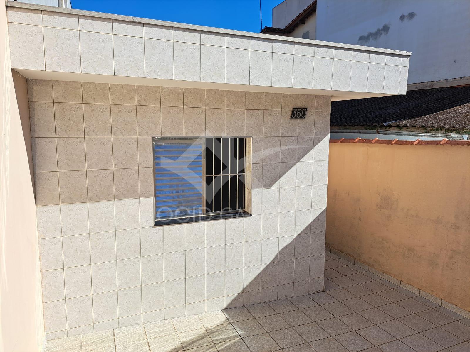 Casa Térrea à Venda com Quintal e Garagem para 4 Carros , Parq...