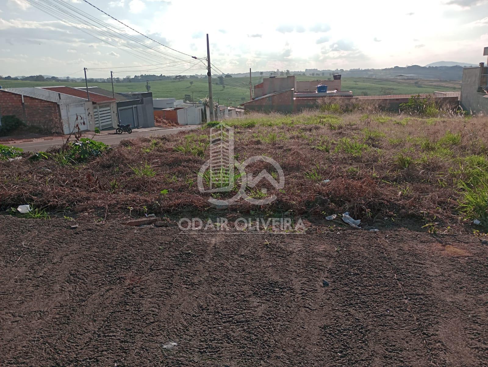 TERRENO A VENDA NO BAIRRO NOSSA SENHORA APARECIDA - PASSOS - MG