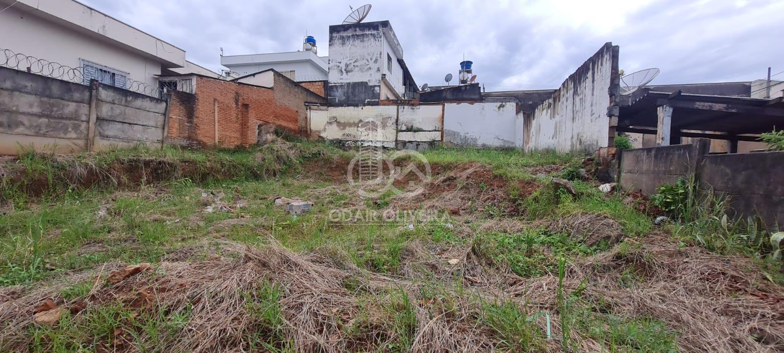 TERRENO A VENDA COM OTIMA LOCALIO - BAIRRO BELO HORIZONTE - PASSOS - MG