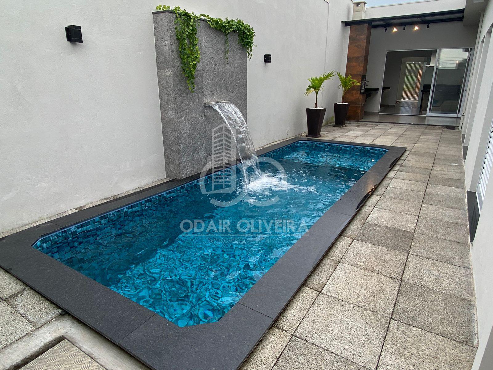 CASA A VENDA COM  PISCINA , HIDROMASSAGEM NO BAIRRO JARDIM CANADÁ, PASSOS - MG