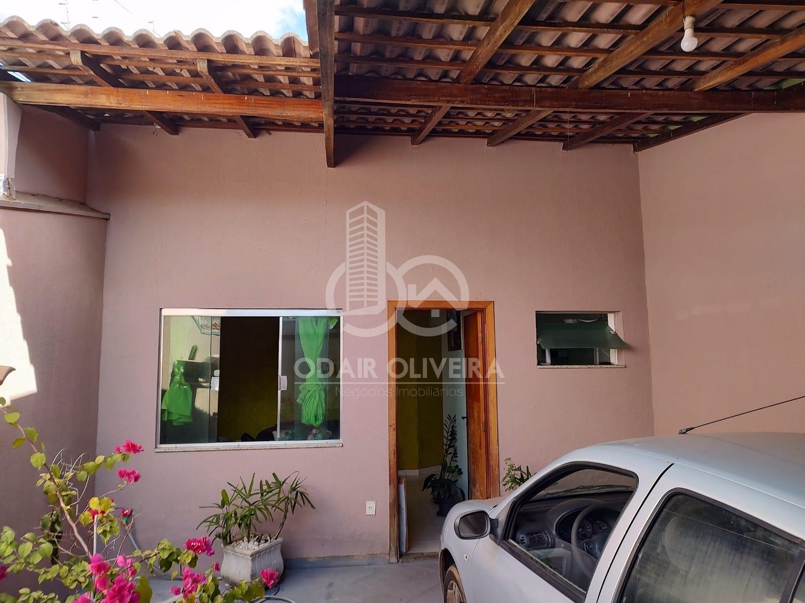 CASA A VENDA COM 2 QUARTOS NO BAIRRO JARDIM ITALIA - PASSOS - MG