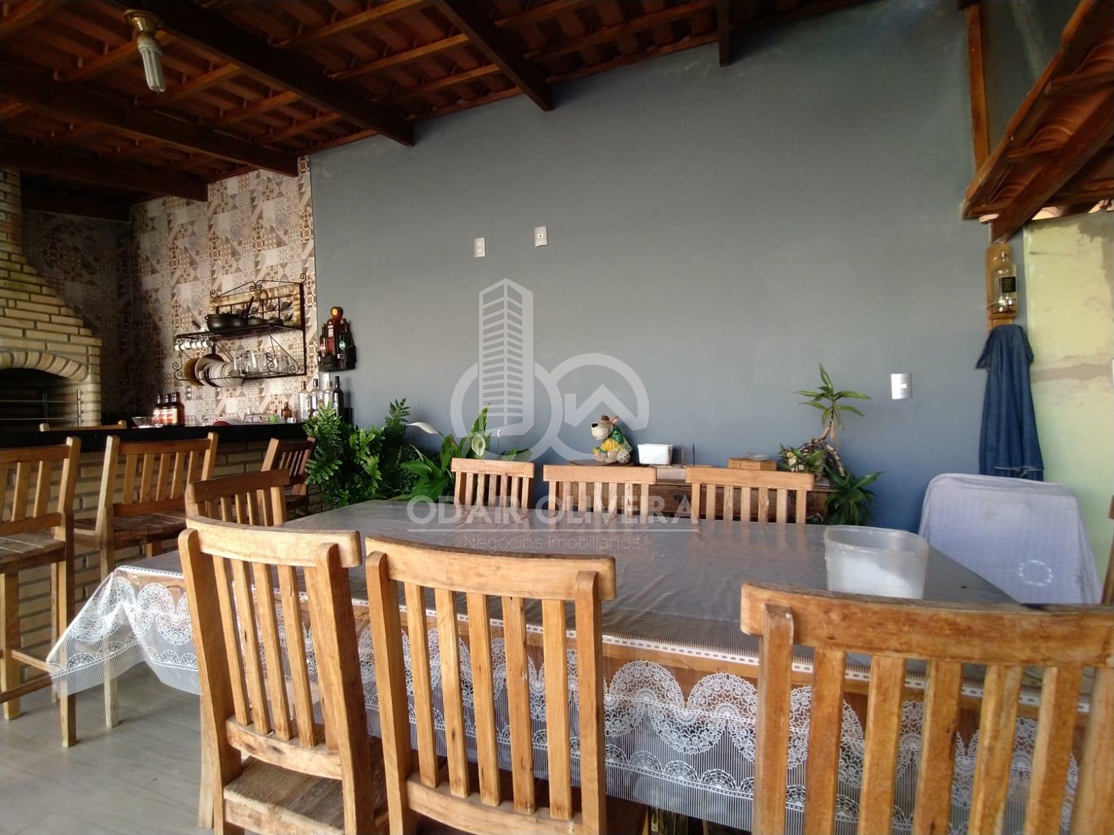 CASA EM PASSOS NO JARDIM DOS PINHEIROS COM DOIS QUARTOS