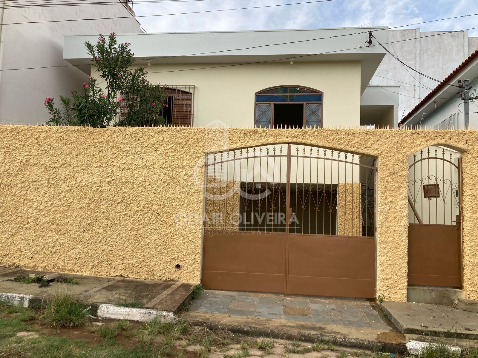 Casa de 2 quartos, prximo ao Centro,  para locao, CARMELO, PASSOS - MG