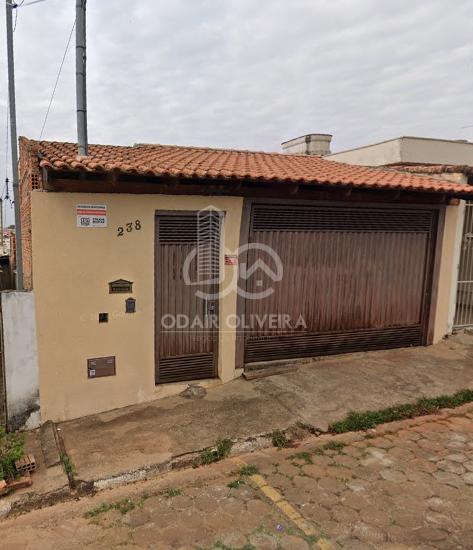 CASA A VENDA COM 3 DORMITRIOS NO NOSSA SENHORA DE FATIMA - PASSOS - MG