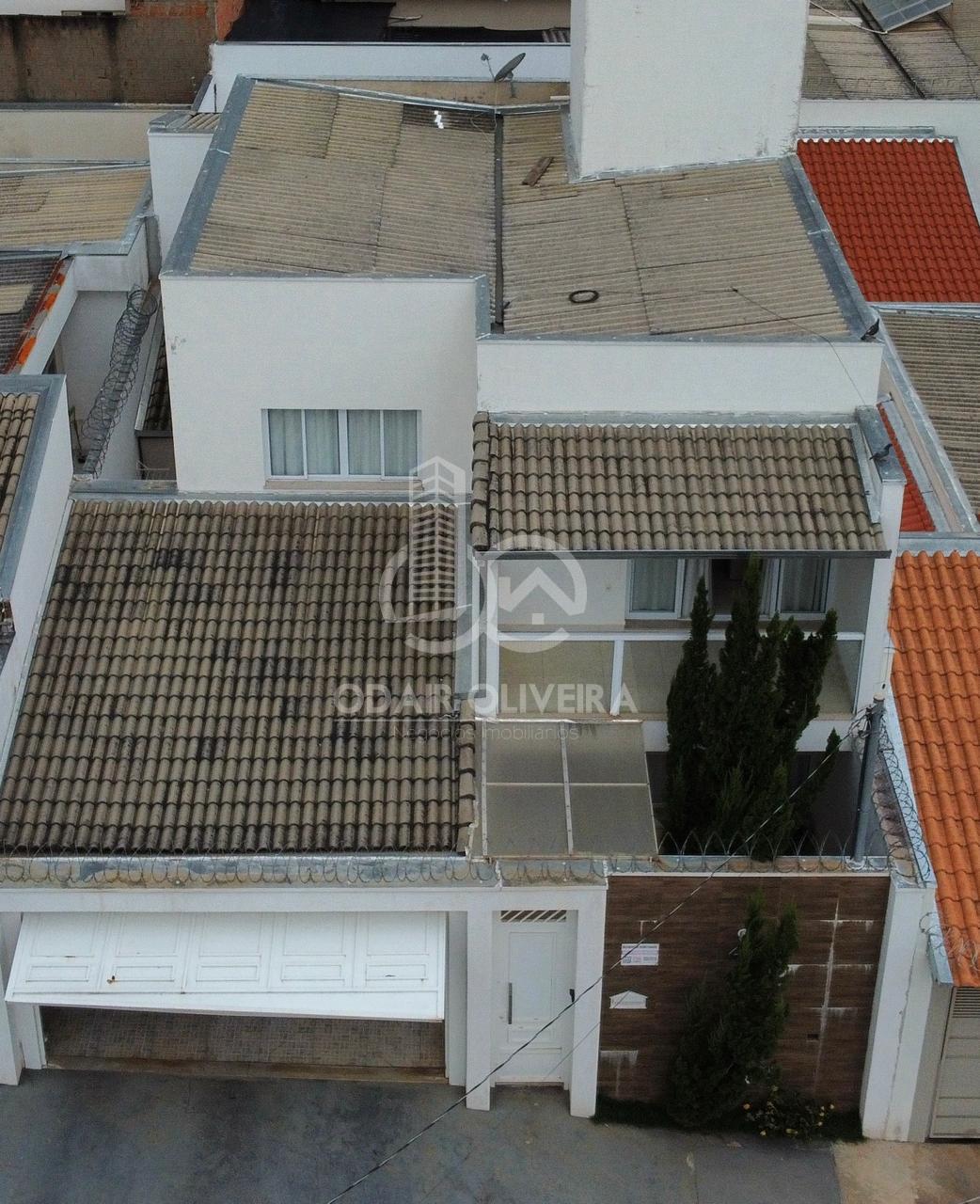 casa alto padro no parque das aroeiras