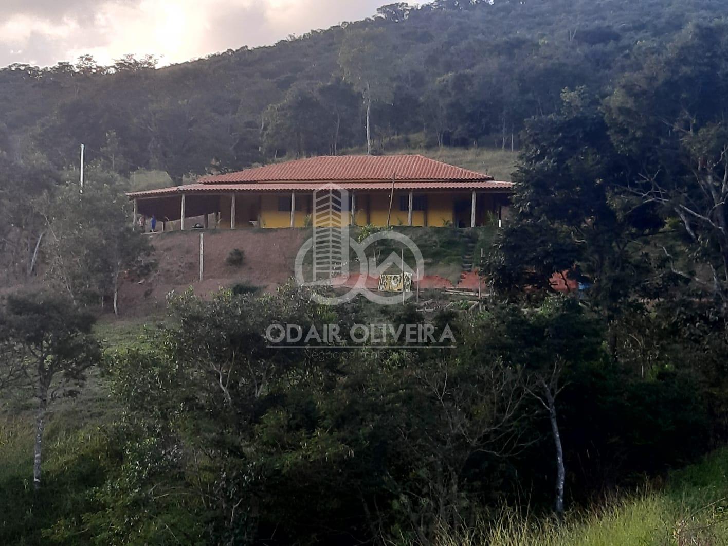 STIO COM 3 DORMITRIOS E PISCINA E SISTEMA DE SEGURANA VENDA PASSOS - MG