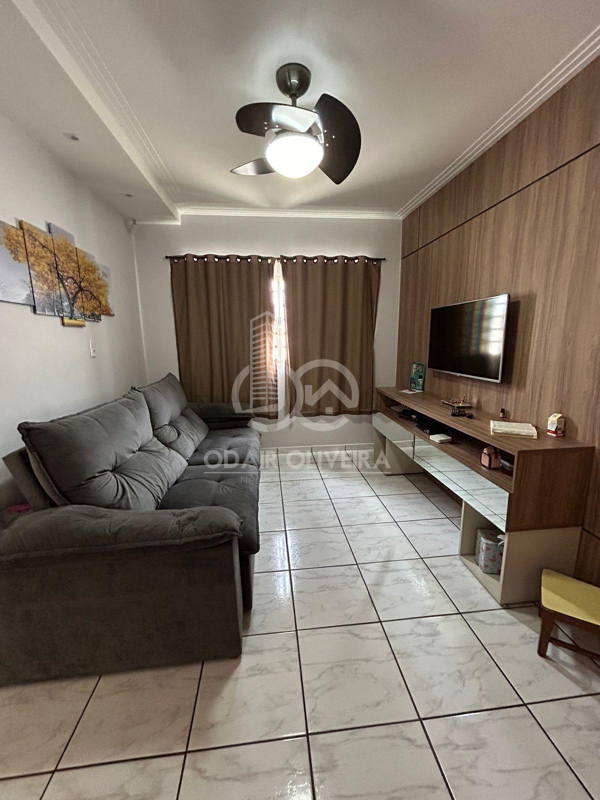 Casa com 3 dormitrios sendo 1 sute com armrios planejados  venda, Nova Califrnia, PASSOS - MG