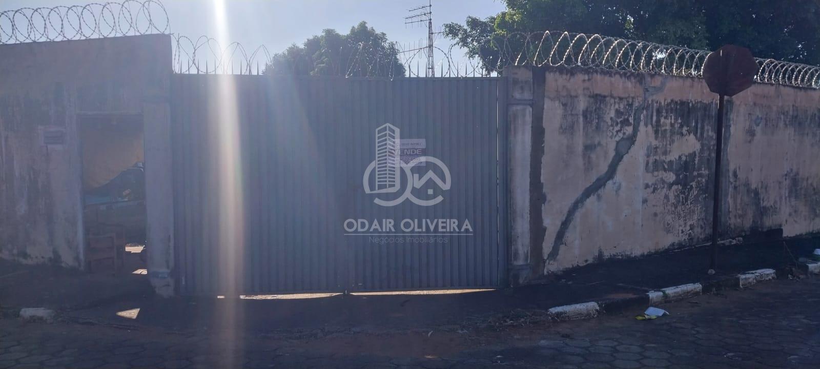 TERRENO DE ESQUINA NO BAIRRO PLANALTO EM PASSOS, MG COM 741M 
