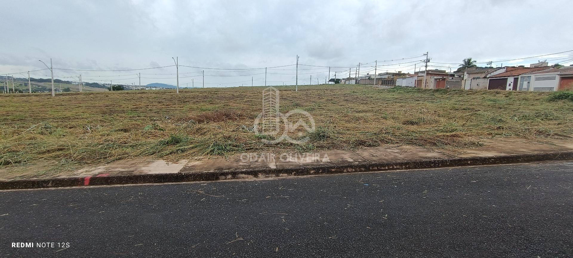 Lote a venda Jardim Veneza. Uma grande oportunidade para voc  