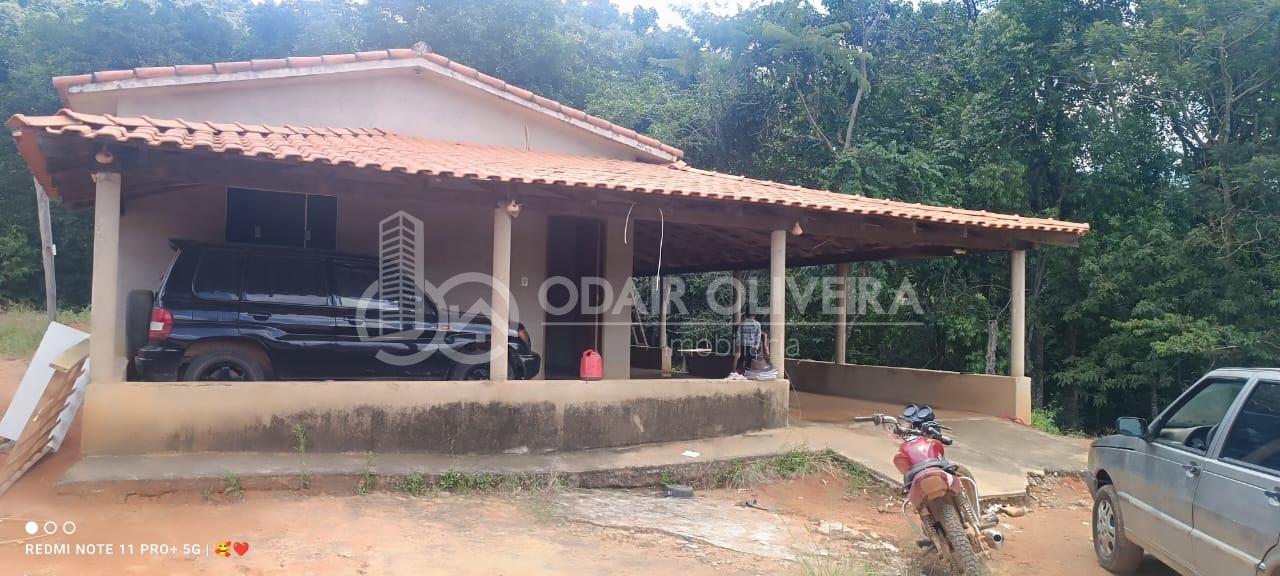 CHACARA VENDA, MAIS DE 5.000M  DE TERRA, CASA COM 3 DORMITORIOS,  ALPINOPOLIS-MG
