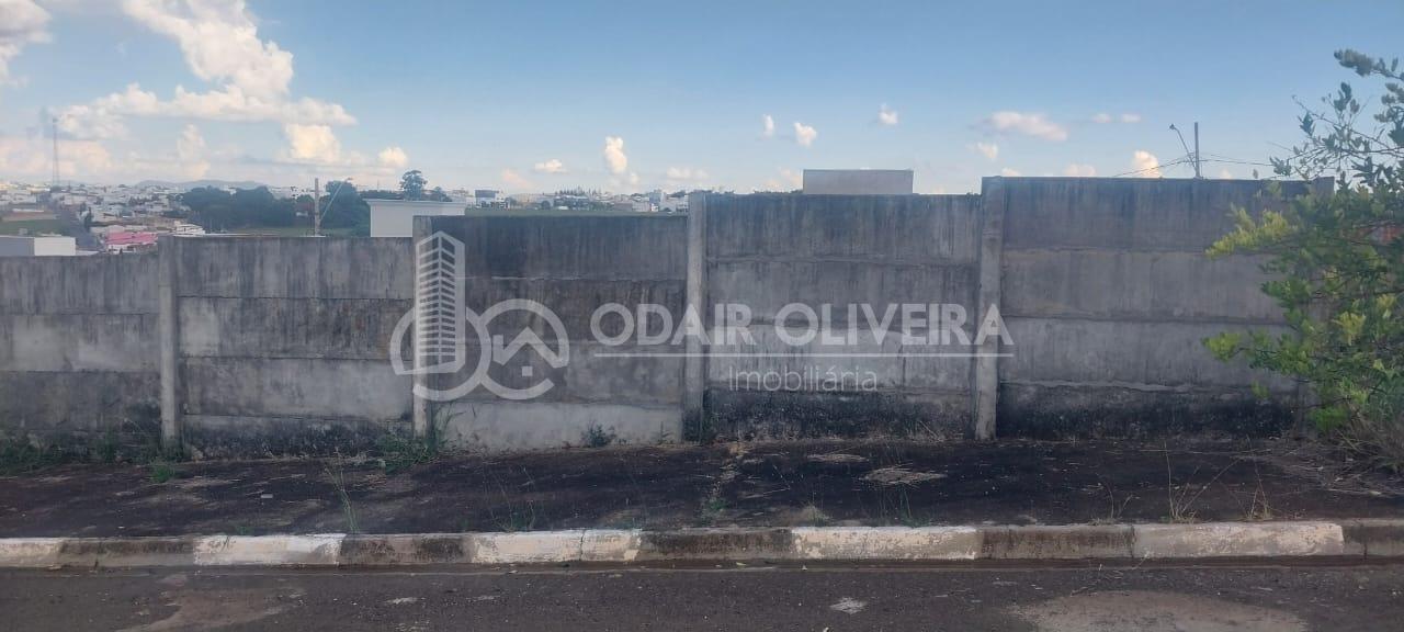 terreno no bairro parque das Aroeiras em Passos MG, aceita financiamento