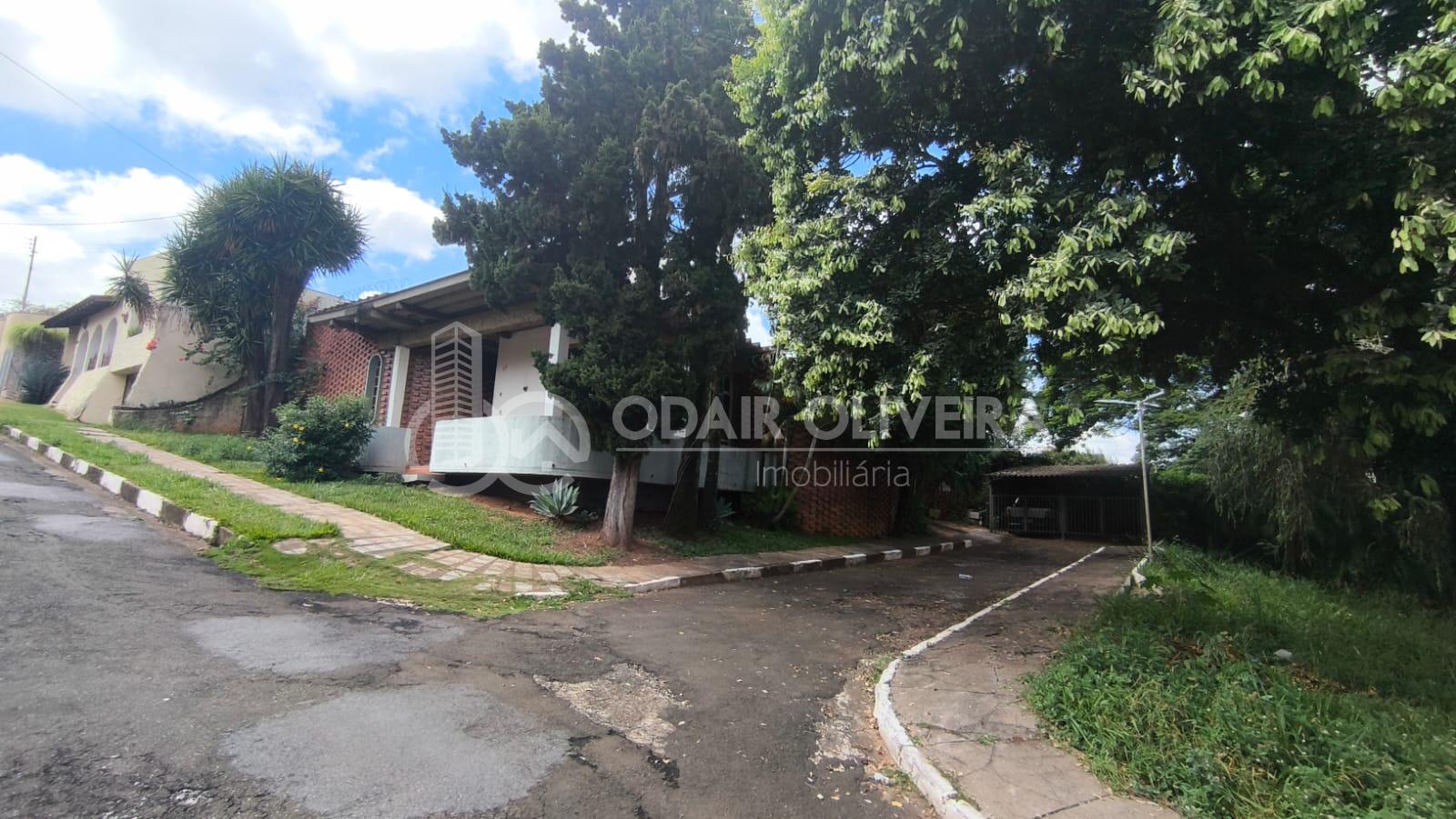 Oportunidade nica no corao de Passos   Imvel localizado no centro da cidade