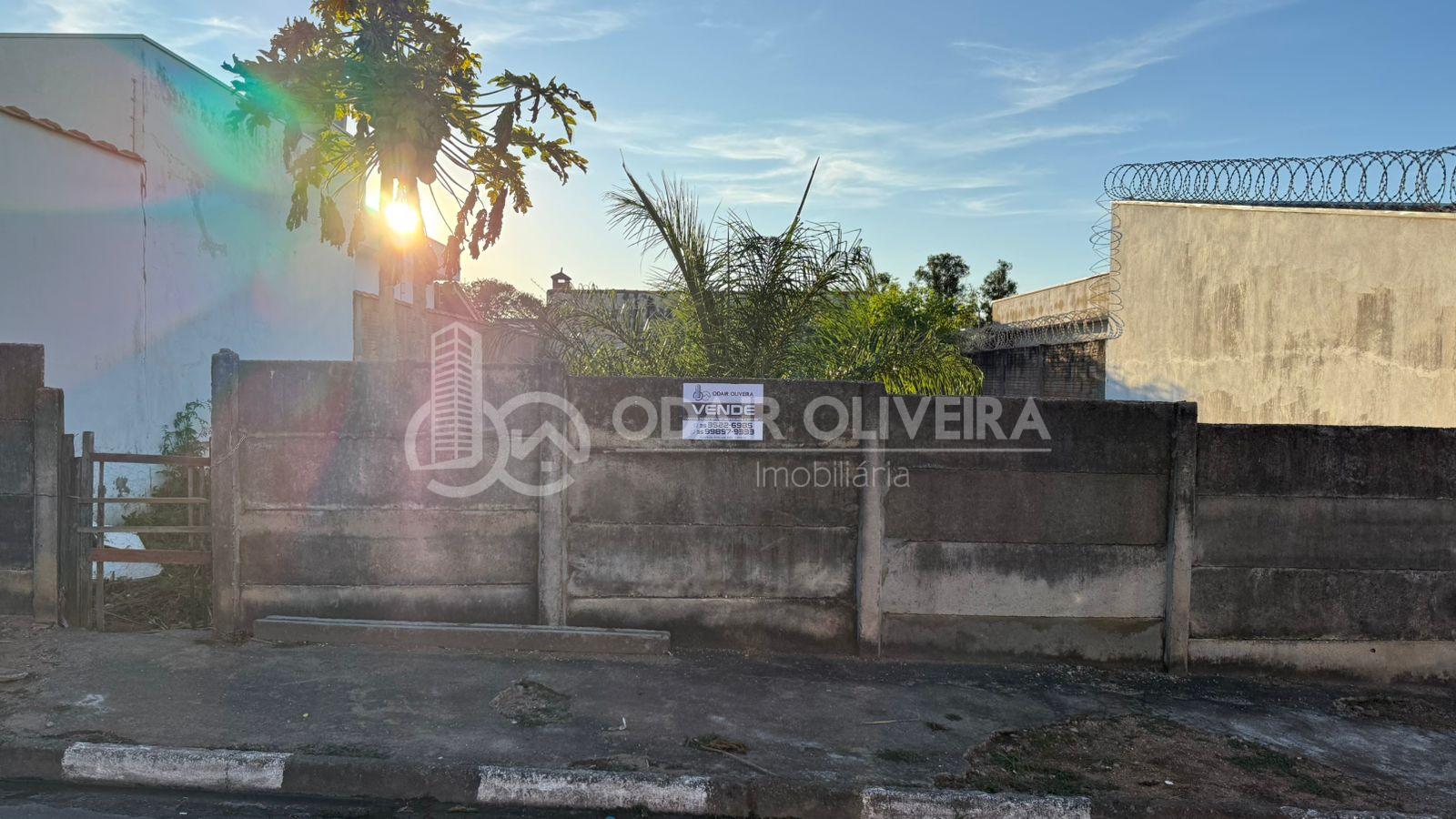 LOTE DE 250M  TODO MURADO A VENDA NO BVAIRRO BELA VISTA, PASSOS - MG