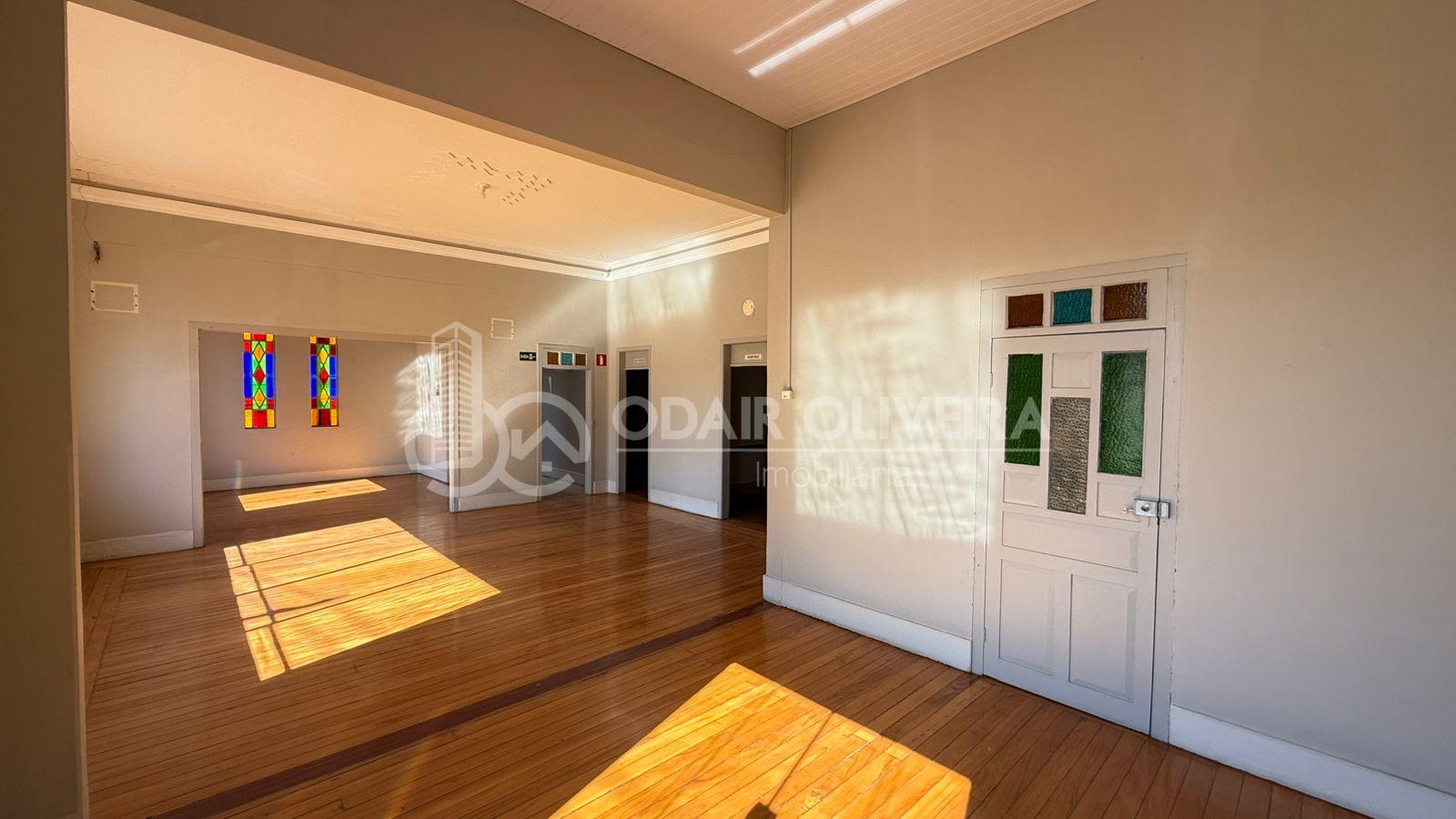 IMOVEL COMERCIAL DISPONNIVEL PARA LOCAO, NO CENTRO DE PASSOS - MG