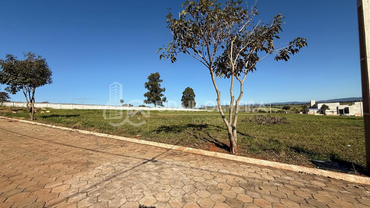 LOTE DE 1.000M   A VENDA NO CONDOMINIO GRANVILLE, PASSOS - MG