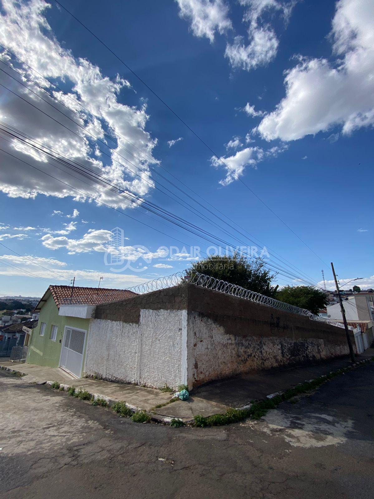 CASA DISPONIVEL PARA LOCAO COM 3 DORMITORIOS NO BAIRRO CARMELO - PASSOS -MG
