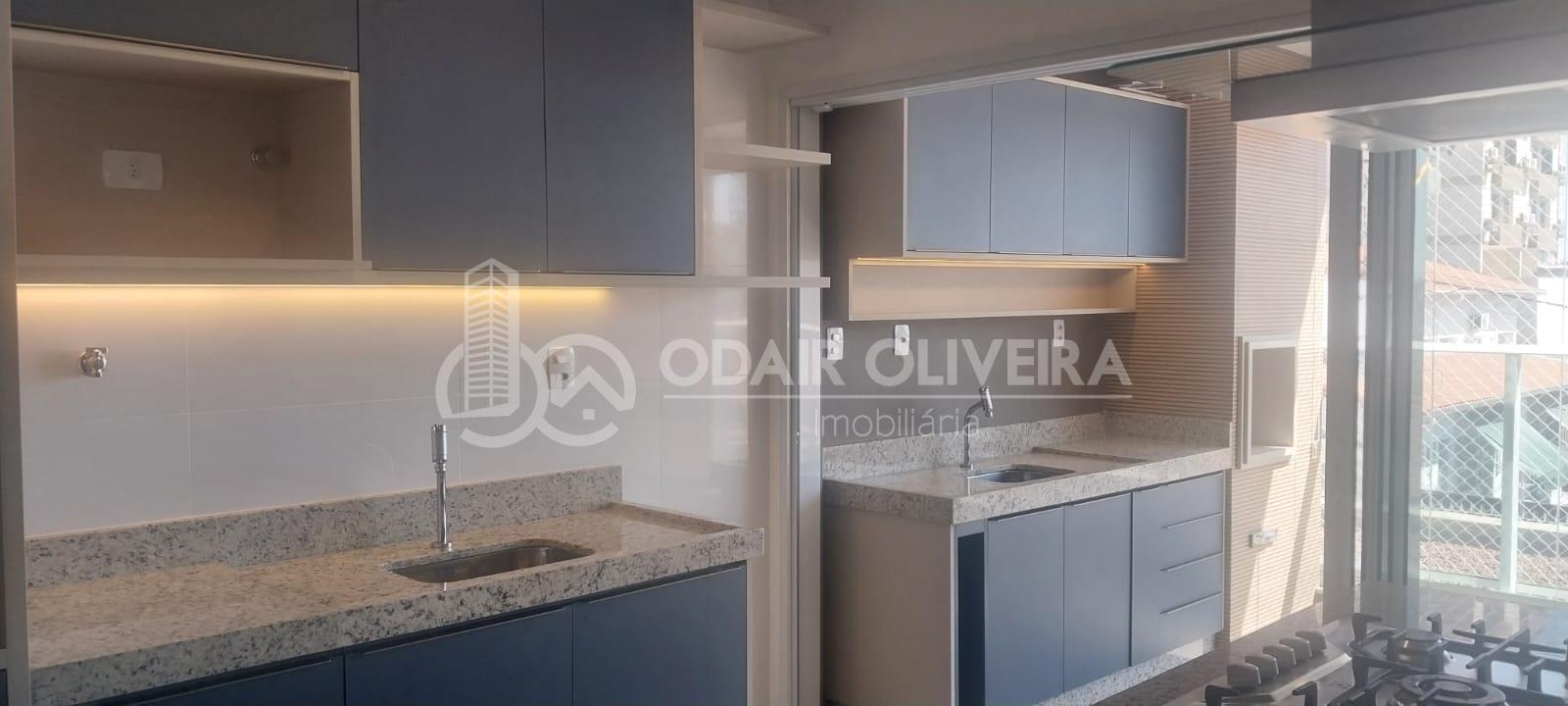 Apartamento com 3 sutes e varanda gourmet com churrasqueira