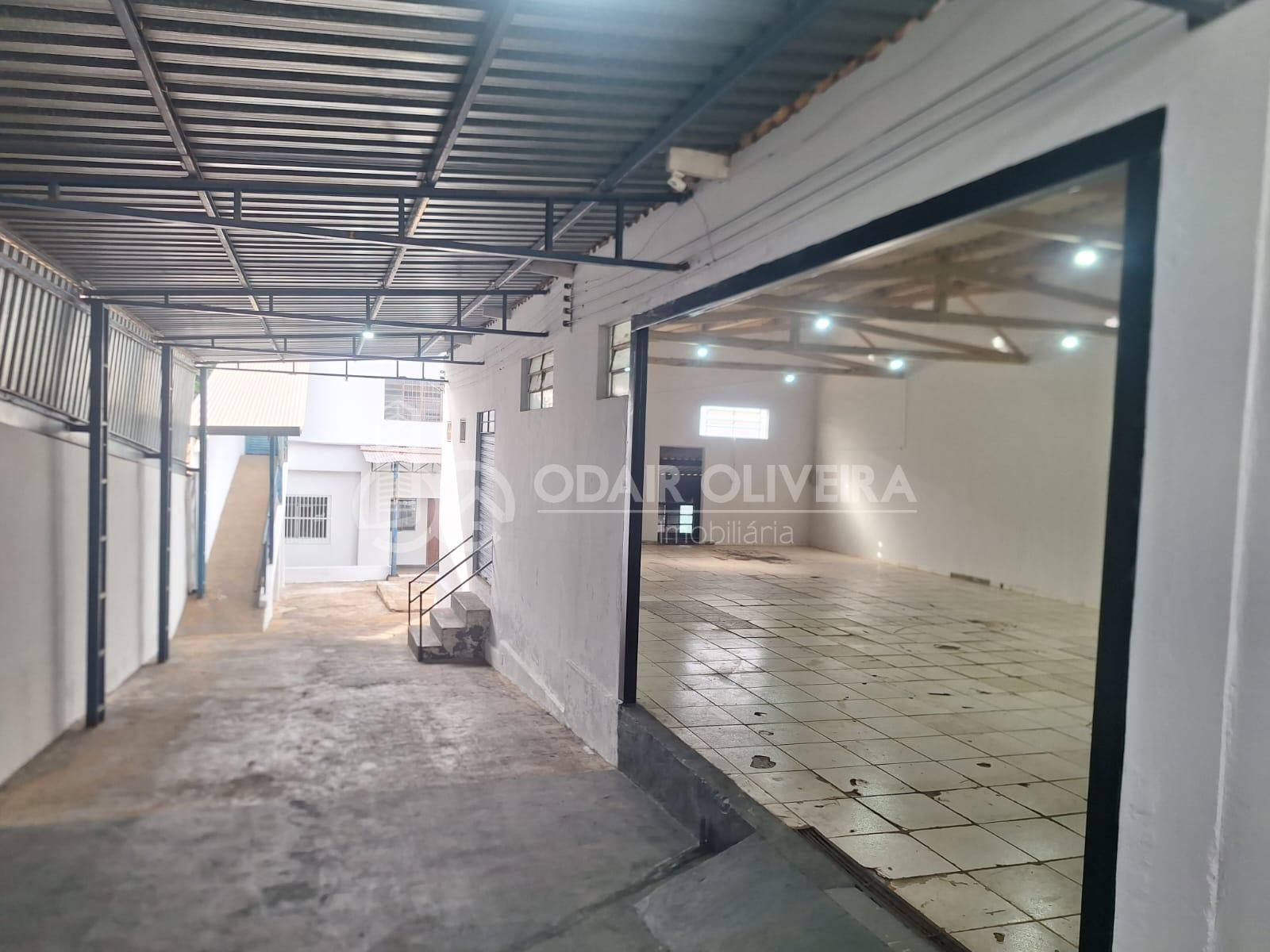 Barraco  venda, no bairro Vila Rica em Passos-MG   