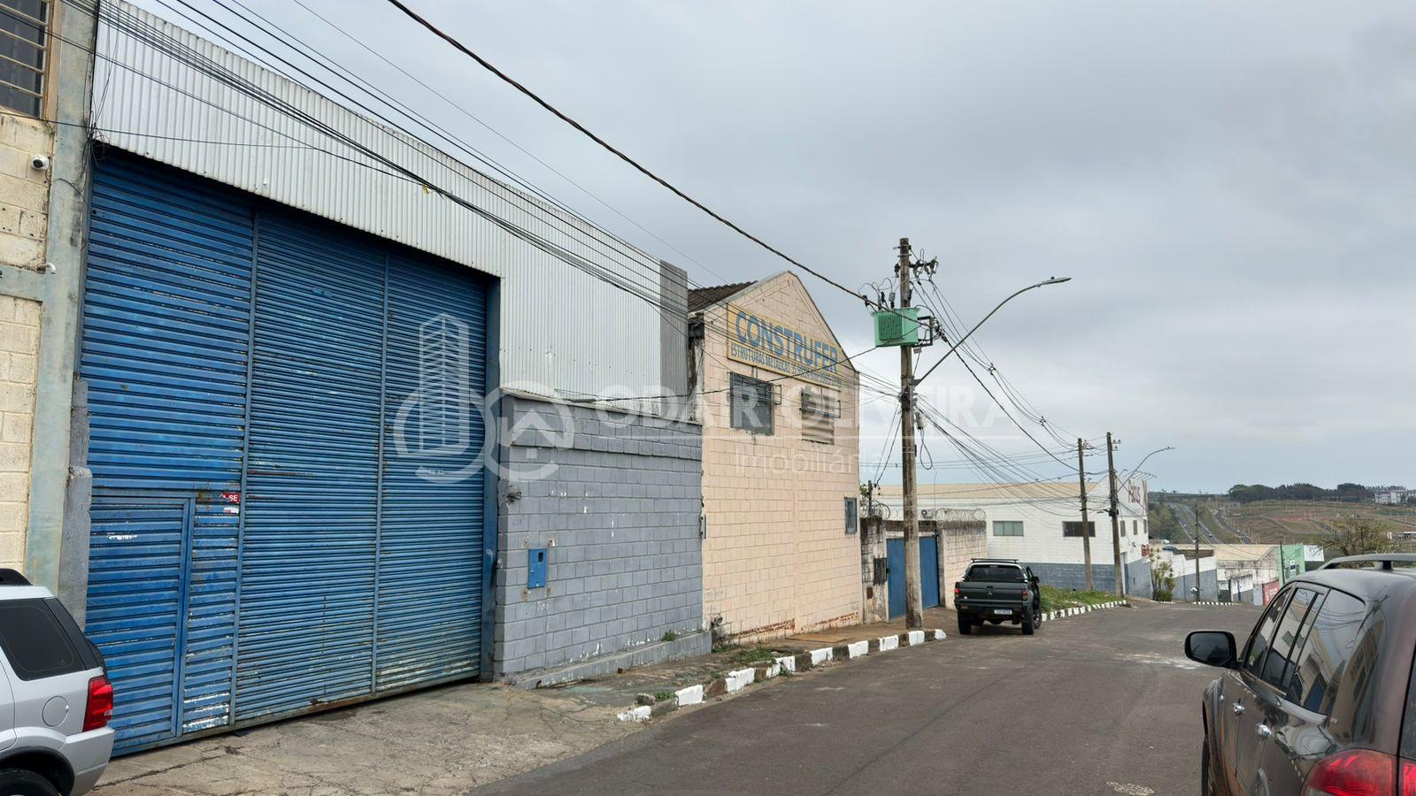 Barraco com 250m  para locao, Nossa Senhora Aparecida, PASSOS - MG