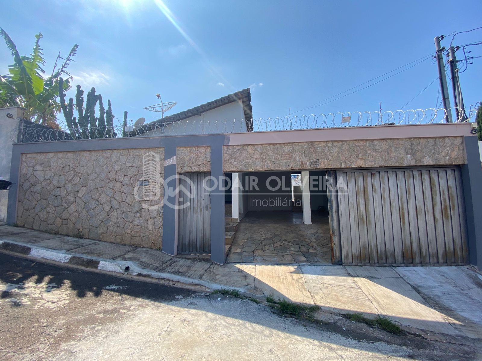 CASA COM 3 DORMITORIOS DISPONIVEL PARA LOCAO JARDIM PANORAMA, PASSOS - MG