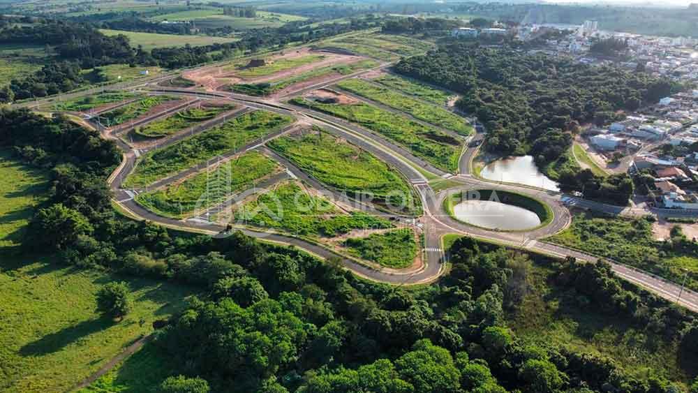 LOTE DE 300M  PR�XIMO A UEMG NO BAIRRO JARDIM DOS LAGOS