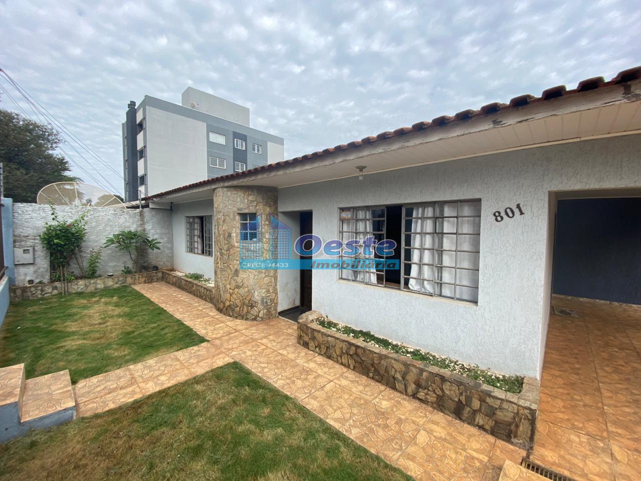 Casa de esquina com 3 quartos no Alto Alegre